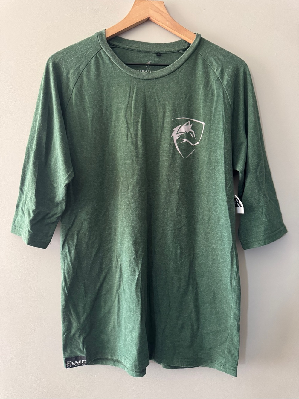 Alphalete | green quarter sleeve shirt | L